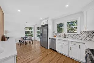 8 Everett St, Wakefield, MA 01880 - Photo 8