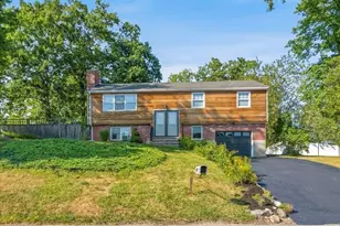 49 Longfellow Dr, Newburyport, MA 01950 - Photo 2