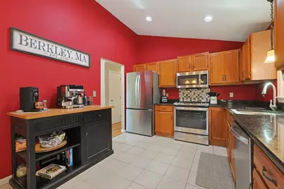 29 Tide Meadows Dr, Berkley, MA 02779 - Photo 12