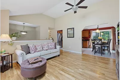 29 Tide Meadows Dr, Berkley, MA 02779 - Photo 6
