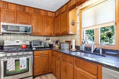 359 Howe Street, Methuen, MA 01844 - Photo 4