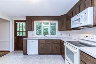 37 Kathleen Dr, Andover, MA 01810 - Photo 10