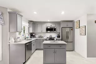 35 Pilgrim Village Rd, Taunton, MA 02780 - Photo 2