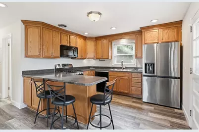37 Saint Dennis St, Westfield, MA 01085 - Photo 4