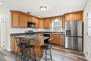 37 St Dennis St, Westfield, MA 01085 - Photo 4