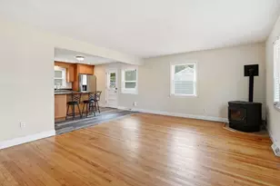 37 St Dennis St, Westfield, MA 01085 - Photo 10
