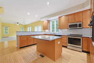 30 Pearl St, Upton, MA 01568 - Photo 2