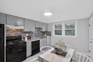13 Nelson Dr, Randolph, MA 02368 - Photo 2