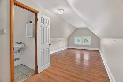 583 Watertown St #583, Newton, MA 02460 - Photo 6
