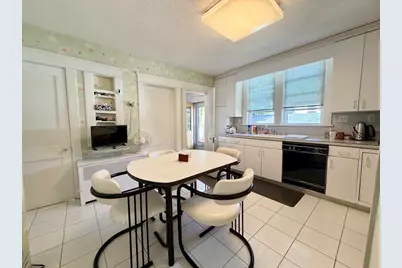 31 King St, Holyoke, MA 01040 - Photo 4
