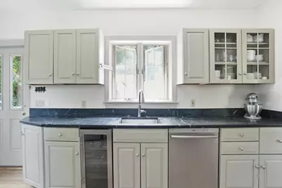 424 Main St, Hingham, MA 02043 - Photo 4