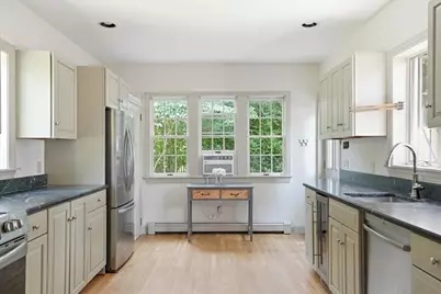 424 Main St, Hingham, MA 02043 - Photo 2