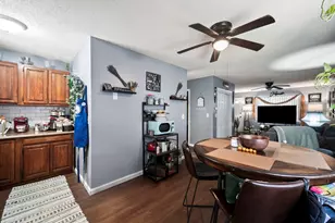 41-43 Lansing Pl, Springfield, MA 01108 - Photo 10