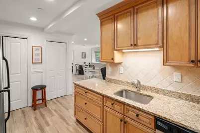 12 Russell Rd #103, Wellesley, MA 02482 - Photo 2