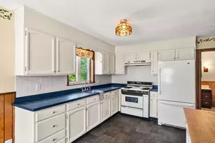 554 Hildreth St, Dracut, MA 01826 - Photo 4