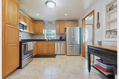 407 Ralph Talbot St, Weymouth, MA 02190 - Photo 4