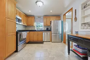 407 Ralph Talbot St, Weymouth, MA 02190 - Photo 4