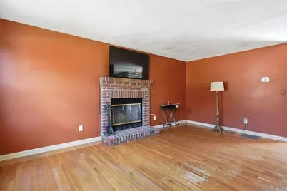 7 Sheldon St, Methuen, MA 01844 - Photo 10
