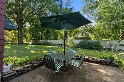 69 Mohawk Dr, Springfield, MA 01129 - Photo 2