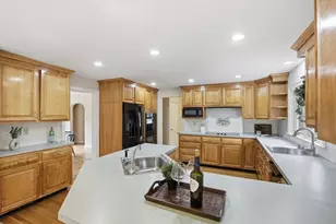 106 Concord Rd, Bedford, MA 01730 - Photo 6