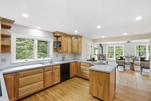 106 Concord Rd, Bedford, MA 01730 - Photo 4