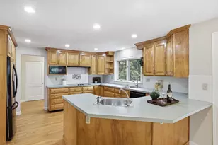106 Concord Rd, Bedford, MA 01730 - Photo 8