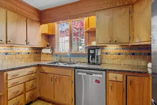 144 Hanks St, Lowell, MA 01852 - Photo 8