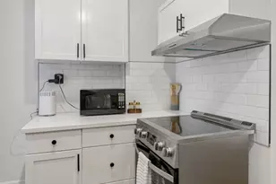 102 Revere St, Boston, MA 02114 - Photo 14