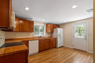 15 Oak Rd, Waltham, MA 02451 - Photo 12