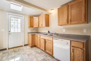 42 Fox Run, Southbridge, MA 01550 - Photo 4