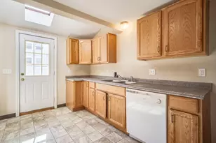 42 Fox Run, Southbridge, MA 01550 - Photo 4