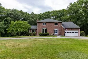 20 Lincoln Dr, North Smithfield, RI 02896 - Photo 1