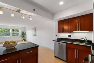 1600 Beacon St, Brookline, MA 02446 - Photo 6