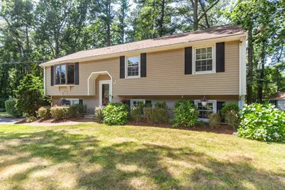 140 Bayberry Cir, Bridgewater, MA 02324 - Photo 2