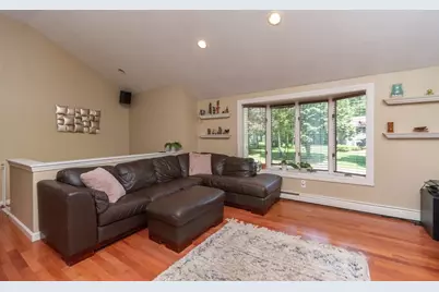 140 Bayberry Cir, Bridgewater, MA 02324 - Photo 4