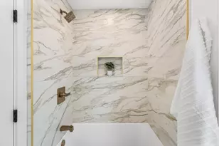 14 Harbor View St, Boston, MA 02125 - Photo 16