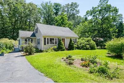 19 Middle Rd, Amesbury, MA 01913 - Photo 2