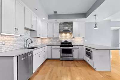 37 P St #3, Boston, MA 02127 - Photo 2