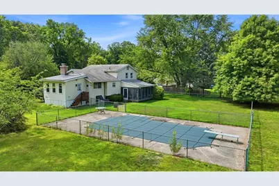 297 Montgomery Road, Westfield, MA 01085 - Photo 2