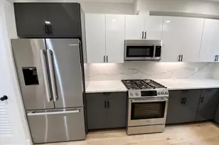 300 Somerville Ave, Somerville, MA 02143 - Photo 4