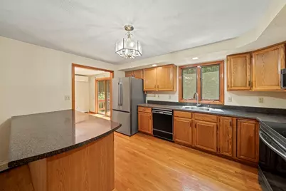 5 Windemere Dr, Mansfield, MA 02048 - Photo 4