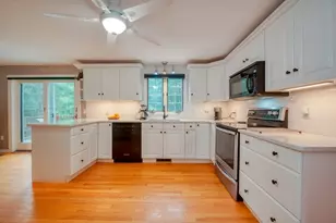 7 Magnolia Dr, Ayer, MA 01432 - Photo 2