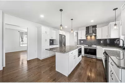 34 Pratt Ave, Bridgewater, MA 02324 - Photo 4
