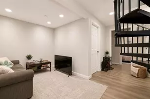 28 Cooper St, Boston, MA 02113 - Photo 8