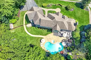 2 Goldman Cir, Bedford, MA 01730 - Photo 2