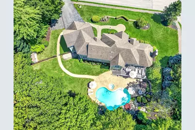 2 Goldman Cir, Bedford, MA 01730 - Photo 2