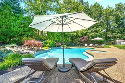 2 Goldman Cir, Bedford, MA 01730 - Photo 34