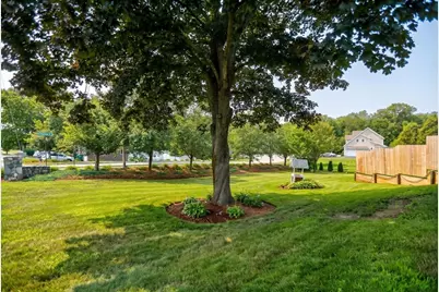 31 Poole St, Woburn, MA 01801 - Photo 8