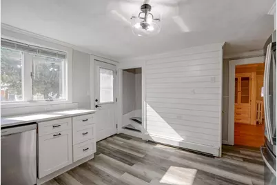 31 Poole St, Woburn, MA 01801 - Photo 16
