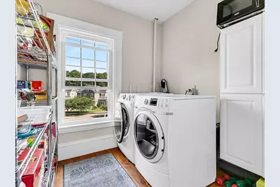 2 Lexington St, Woburn, MA 01801 - Photo 32